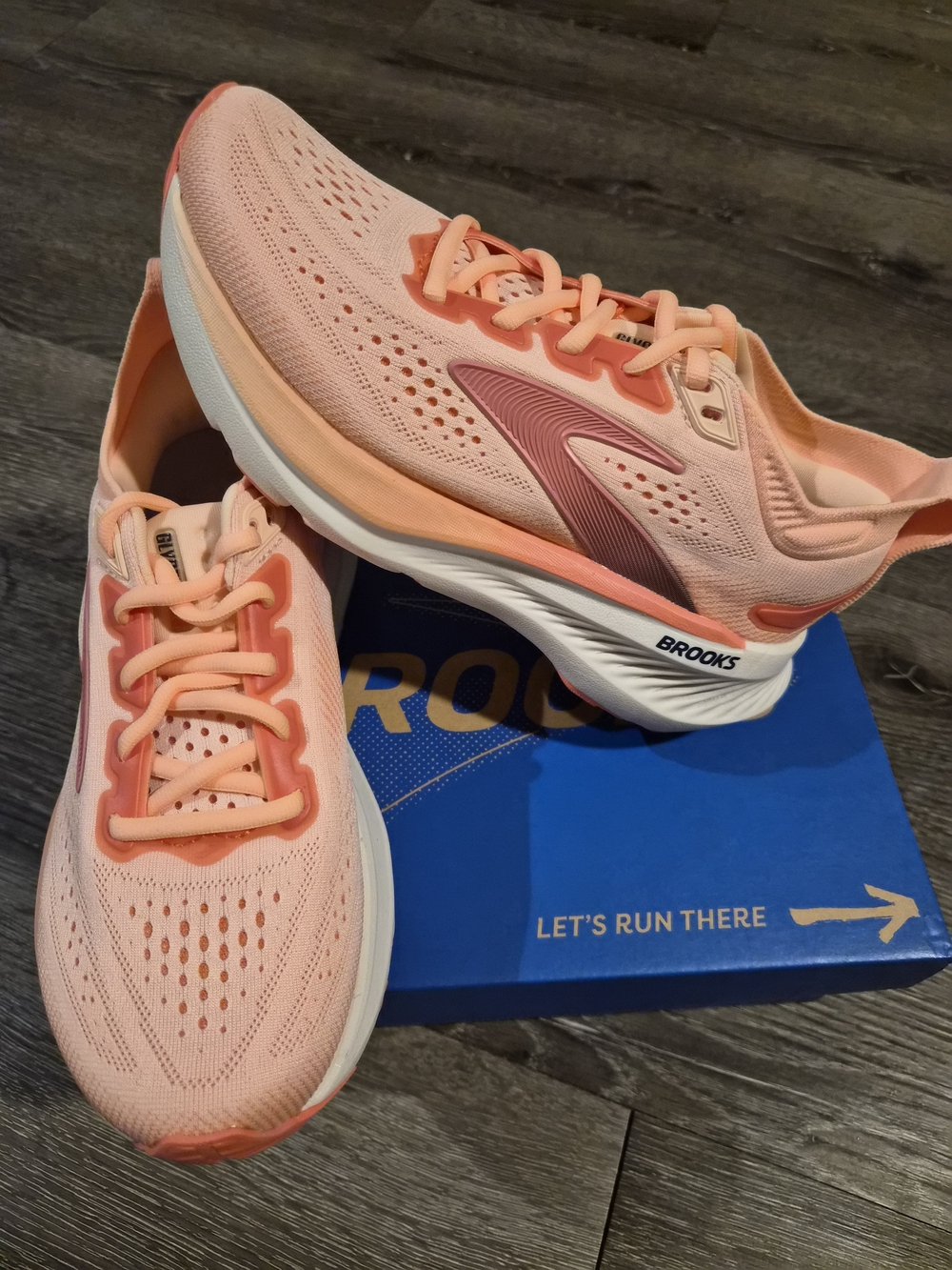 Brooks Glycerin 23 Coral Peach Max Cushion Size 5 120465 New with Box